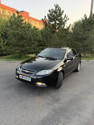 Черная Chevrolet Gentra 1