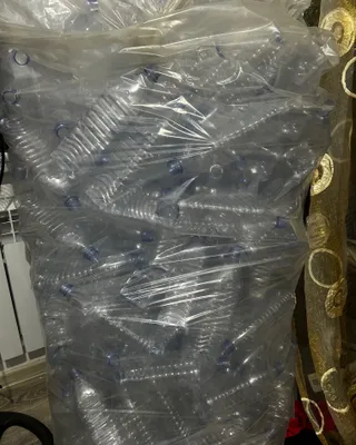 Баклажки пластиковые с новыми крышками