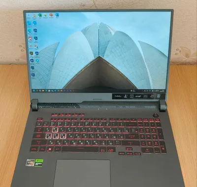 ASUS ROG Strix 17.3" Ryzen 7 6800HS / RTX 3050/ 16GB DDR5 / 2.5 TB SSD 1