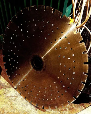 Olmosli devor kesgich. 700 mm