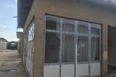 Продаётся магазин, расположенный на рынке Еркурган в городе Карши 1
