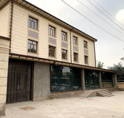 Bino sotiladi, birinchi liniya, 14 sotix. 4 qavatli bino 1700 m² — shoshilinch↓ 1
