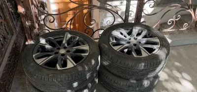 Новые диски R17 Treker и заводские шины