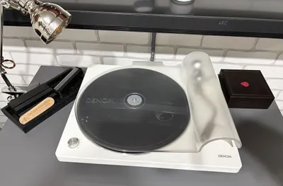 Виниловый проигрыватель Denon DP‑400 1