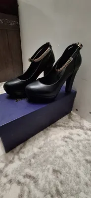 tufli ayollar poshnali 38 razmerda yangi 1