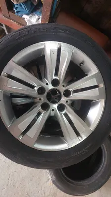 BMW uchun quyma disklar komplekti sotiladi. 1