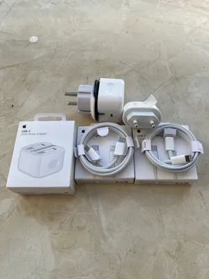 Зарядка iPhone: адаптер Apple, кабель iPhone 15 Pro 1