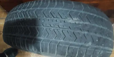 Yaxshi holatdagi R14 o‘lchamli shina. Kerak bo‘lsa, qo‘ng‘iroq qiling. 1