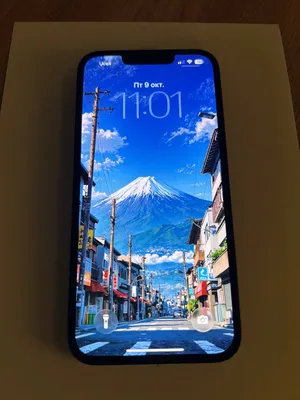 Продаю iPhone 13 1