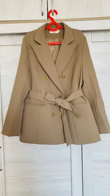 Klassik ayollar kostyumi 1