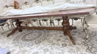 Продаётся стол из МДФ, состояние хорошее, срочно 1