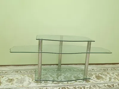 Телевизор и подставка, толстое стекло
