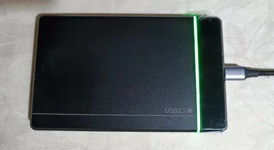 Type-C ulagichli 1 TB tashqi qattiq disk. 1