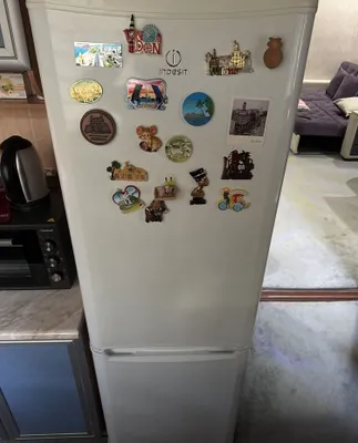 Холодильник Indesit 1