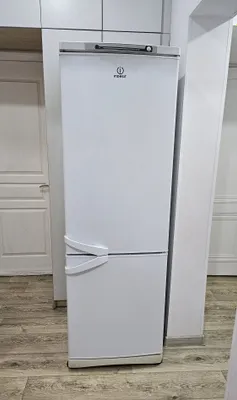 Холодильник Indesit SB 185.027, 339 л, рабочий 1