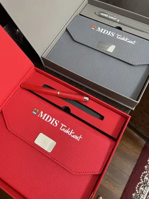 Блокнот с надписью Mdist 1