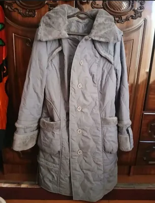 Ayollar uchun issiq kurtka.