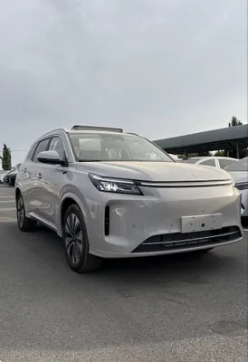 Dongfeng E5 Plus PHEV 1