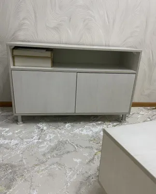 Тумба под телевизор почти новая 1