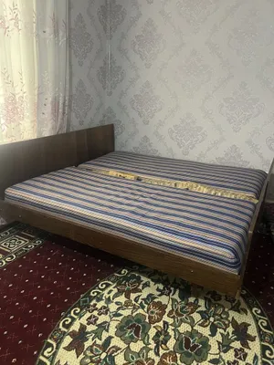 Yotoq karavotlari sotiladi