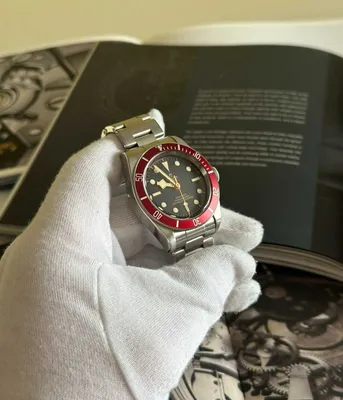 Часы Tudor Black Bay Burgundy Red Bezel, 41 mm 1