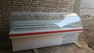 Продаётся витринный холодильник