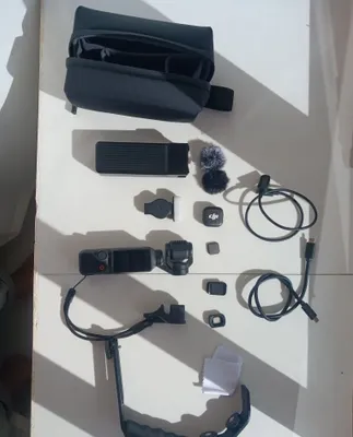 DJI Osmo Pocket 4 Creator Combo 1