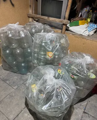 Продаются банки 1, 2 и 3 литра, смешанные 1