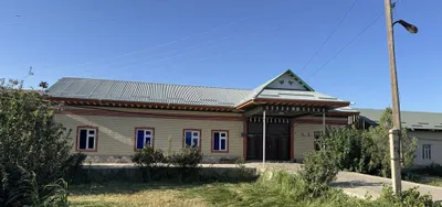 Uy uchaska sotiladi 1