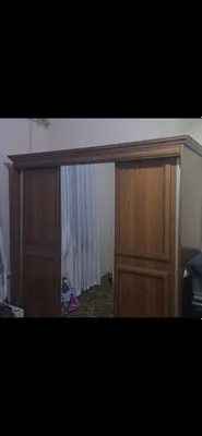 трёхдверный шкаф