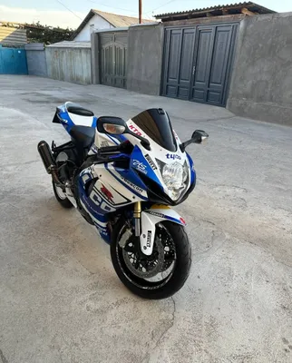 Suzuki GSX R 750 1