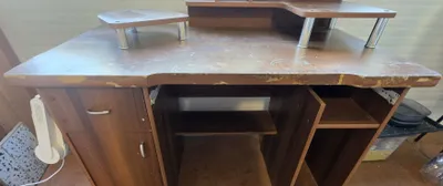 Компьютерный стол с полками, самовывоз Описание: 1