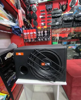 Активный сабвуфер JBL