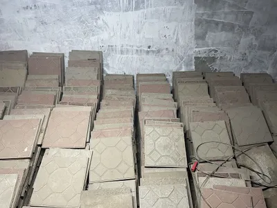 Qizil va kulrang bruschatka 1