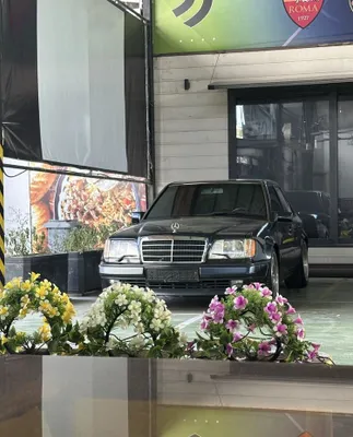 Mercedes benz E500 W124 1