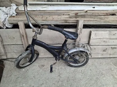 Kichkina velosiped sotiladi