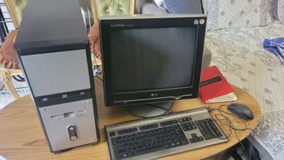 Monitorli kompyuter 1