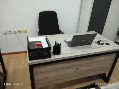 Продаётся офисный стол-стул в комплекте. 1