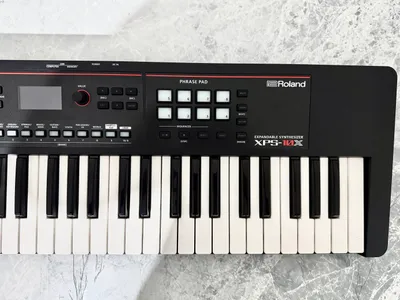 Roland XPS-10X sintezatorini sotaman 1