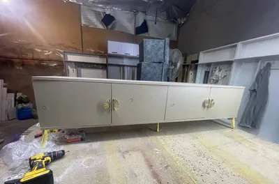 Televizor uchun zamonaviy tumba 1