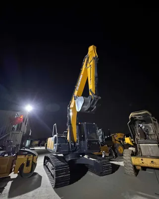 Экскаватор XCMG XE215D (Гусеничный) 1