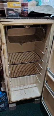 Sovutgich sotiladi, yaxshi ishlaydi, rezinasini almashtirish kerak bo‘ladi 1