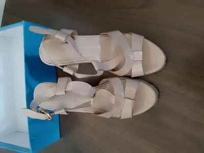 Продаются босоножки 1