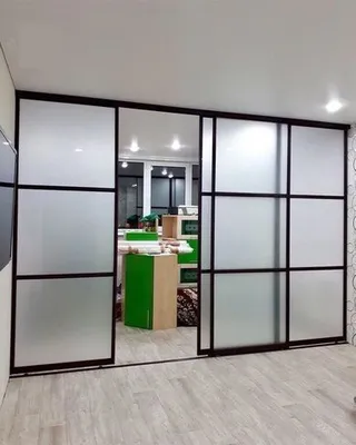 Loft uslubidagi xonalararo shisha kupe-to‘siqlar. 1