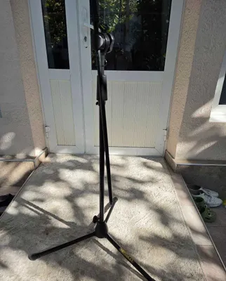 Hercules mikrofon stoykasi 1