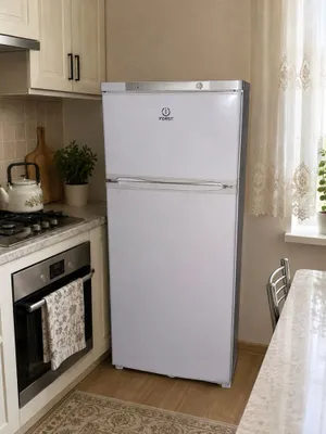 Indesit muzlatgichi sotiladi 1