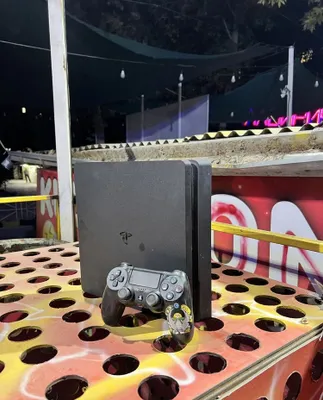 PS4 juda yaxshi holatda 1