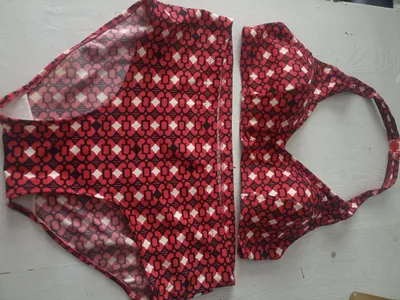 Ayollar uchun cho‘milish kiyimi, ishlatilgan, yaxshi holatda