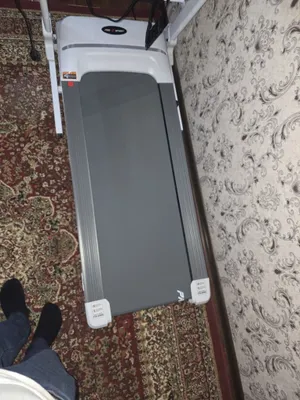 Ideal holatdagi yugurish yo‘lakchasi, deyarli ishlatilmagan 1