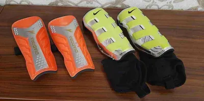 Oyoqlar uchun himoya kamari (futbolchilar uchun). 2 xil komplekt Narxi kelishilgan 1